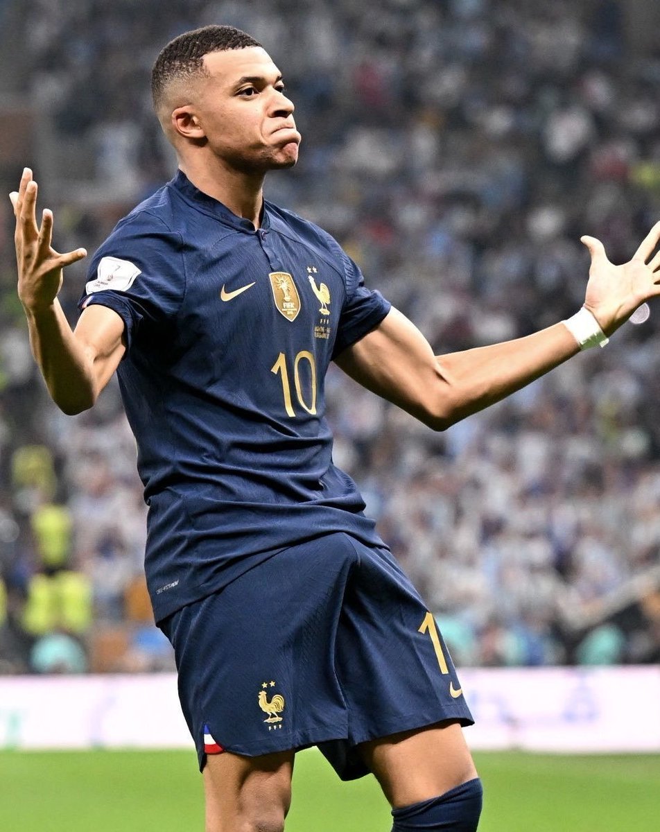 cumshotspl22's tweet photo. Macho gostoso dotadão 😈🍆#mbappe https://t.co/0Abmvrxcc4
