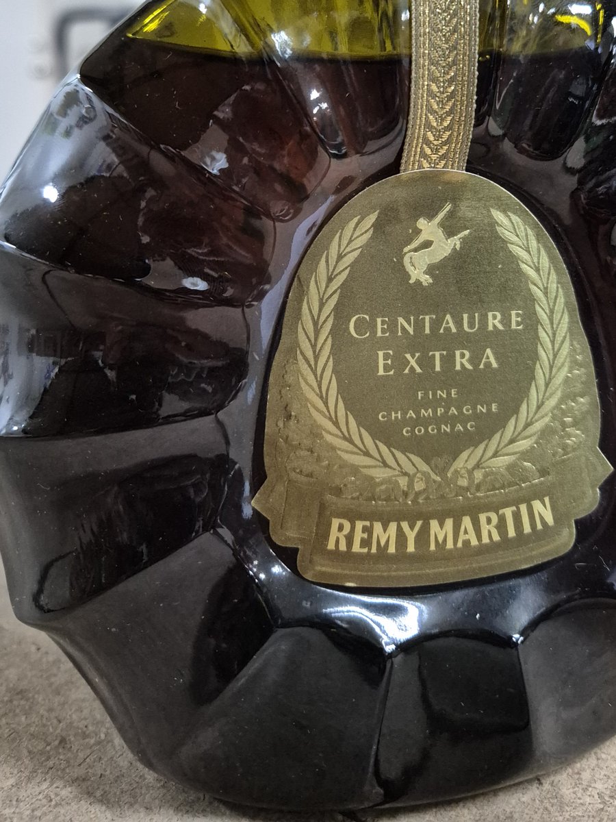 Lot CNA 0165 - Likely a late Twentieth Century bottling. In current catalogue closing next week, 10th of September 5pm WAST #remymartin