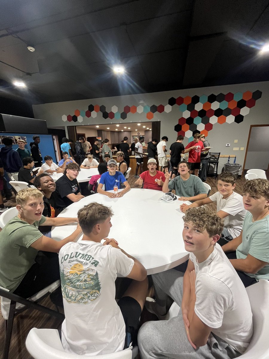 CCCometFootball's tweet image. Week two team dinner was held at The Bridge Church. Great hosts and the team loved “brinner” (breakfast for dinner). Game captains Victor Ward and Jackson Warnke will be joining season captains Bennett Hansen and Luke Jacobs. See you in Forest City tomorrow at 7:00 PM! Go Comets!