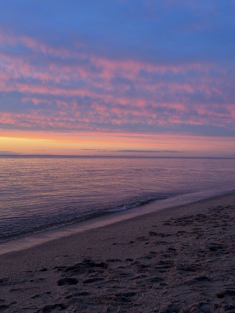x2ivyx's tweet photo. Sunset Beach, NJ https://t.co/0m0b5OshPs