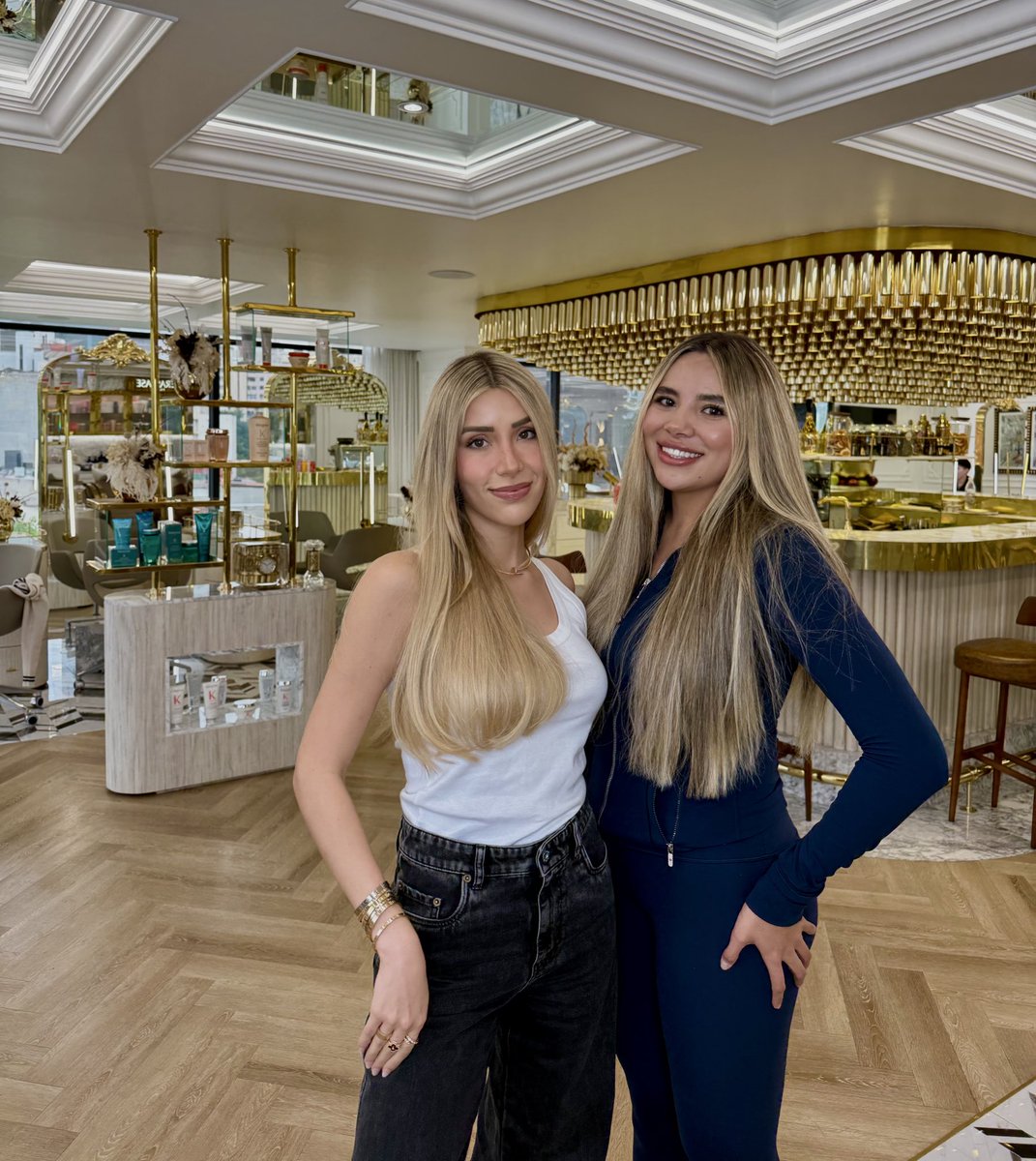 CON MI MÁS ÍNTIMA, LA AMO