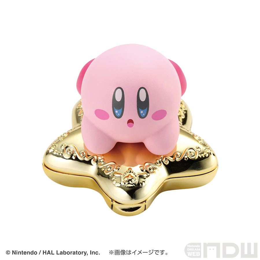 NDW_info's tweet photo. NDW更新｜ワープスターに乗ったカービィのコスメ『カービィとワープスター　チーク＆シャイニーパウダー』発売 https://t.co/4R3mSalzra

本日12時より「プレミアムバンダイ」で予約開始（商品のお届けは2026年2月予定）。価格は5,940円（税込） https://t.co/vYJ46pElzB