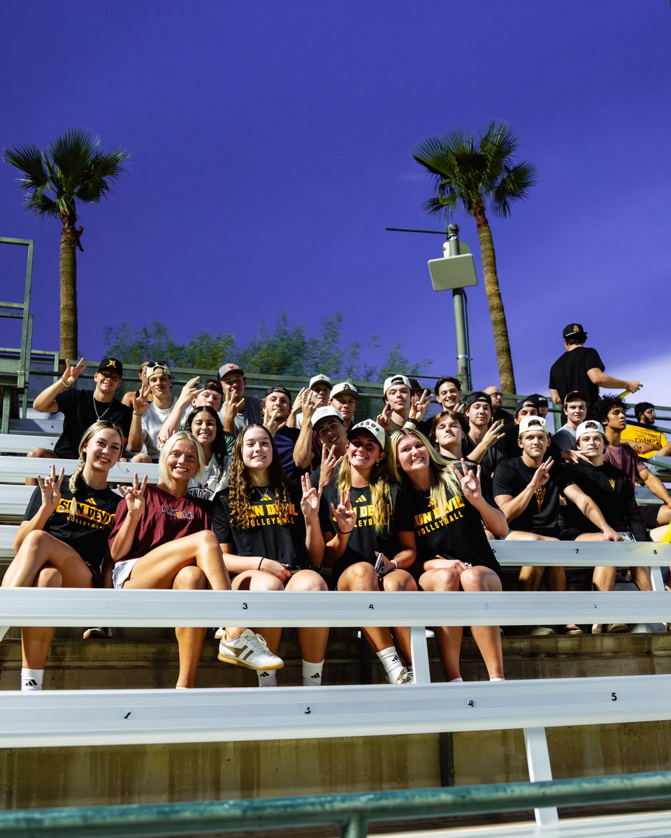 Devils supporting Devils 😈

Thanks to <a href="/SunDevilHockey/">Sun Devil Hockey</a> &amp; <a href="/SunDevilVB/">Sun Devil Volleyball</a> for pulling up to the <a href="/SunDevilSoccer/">Sun Devil Soccer</a> game tonight!