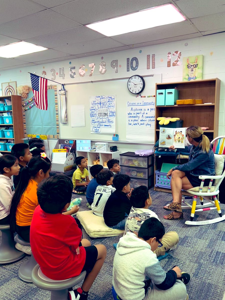 MrsInglat's tweet photo. We were so lucky to have our principal @amandacohn9 come read to us today! She even gave us a gift for being such a responsible class! @VV_Voyagers https://t.co/yvVZ3yKGGg