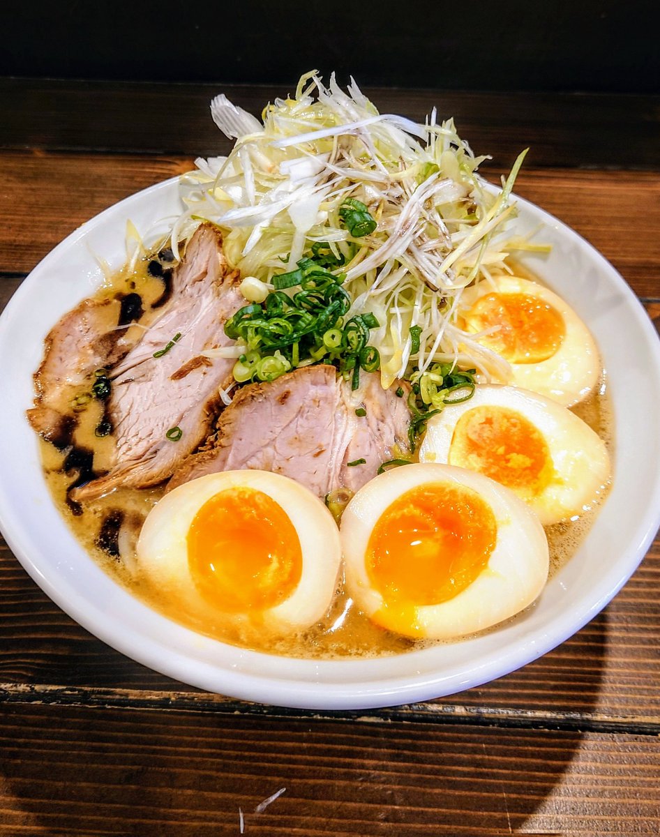 Noodle create Marry@寒川町一之宮
らーめん🍜🐔 マー油増し🧄
TPネギ､煮たまご×2🥚
鶏白湯スープにマー油増しとネギトッピングがいい感じで凄く美味しい🤩💕
今日の煮たまごは食べごたえあり😁
卓上の焦がしネギ油を入れるとうまさUP🌈
原田さんごちそうさまでした😋✨✨✨