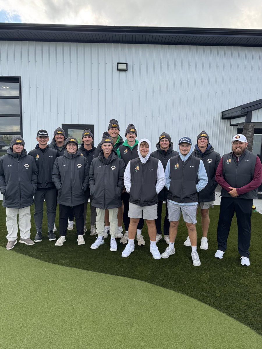 North winds bring cooler temps and new cold weather kits for Cobber Men’s Golf 🗣️💨🥶 #rollcobbs🌽⛳️