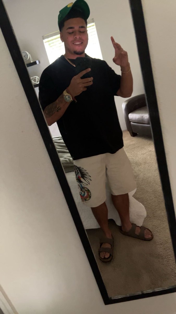 ianxavier0's tweet photo. https://t.co/KrsYmxFvic