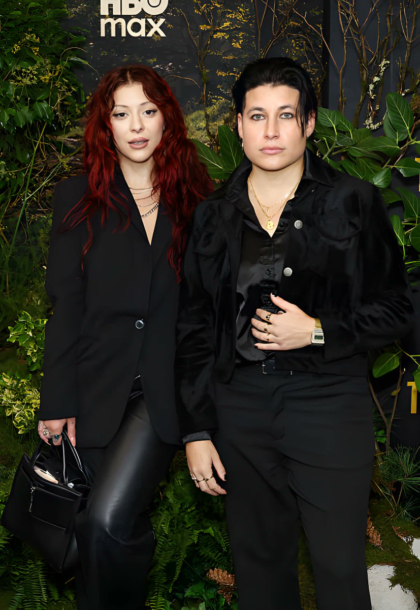 Tha Starz tweet media