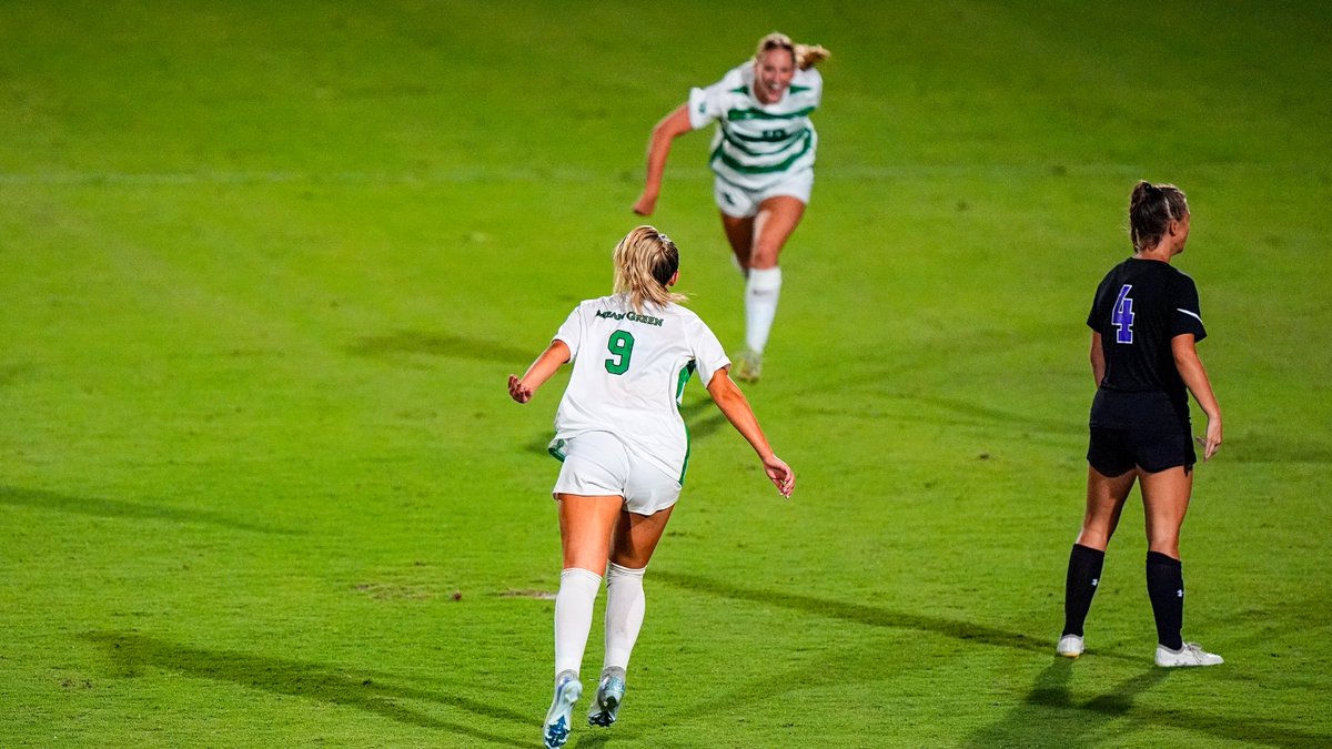 No look. No problem.

"Light the tower!" - Claire Niedermeier, probably

#GMG