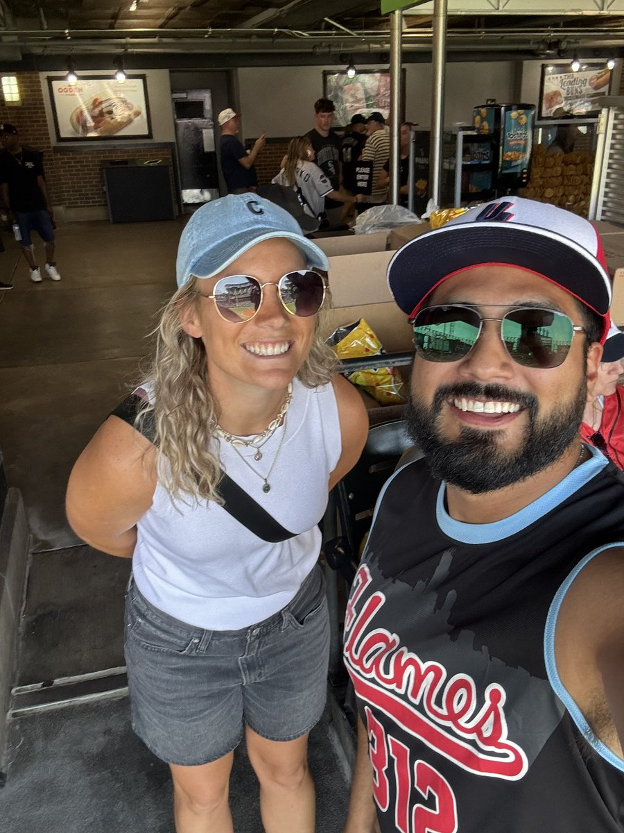 AlexMena89's tweet photo. #TBThursday staff outing at the White Sox! #UIC 
@whitesox https://t.co/hdtPjrEWzG