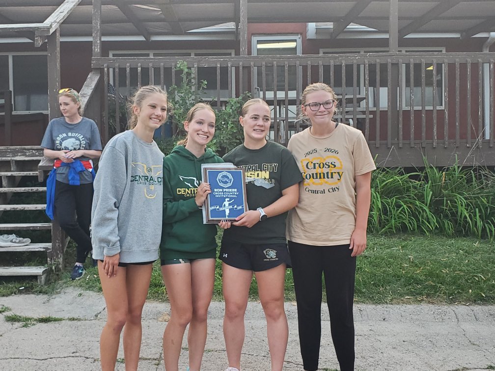 ccbisonxc's tweet photo. Results from Gibbon! 
Boys- Jacob 12th
Girls- Julia 4th, Janaya 3rd, Mimi 1st 
Our girl’s team WON! 🥇 
MS- Dawson 8th, Ashton 7th
Teagan- 2nd, Allison 13th 

It was a GREAT DAY to be a Bison in Buffalo country! @ccpsactivities https://t.co/wVrUsHnpc1