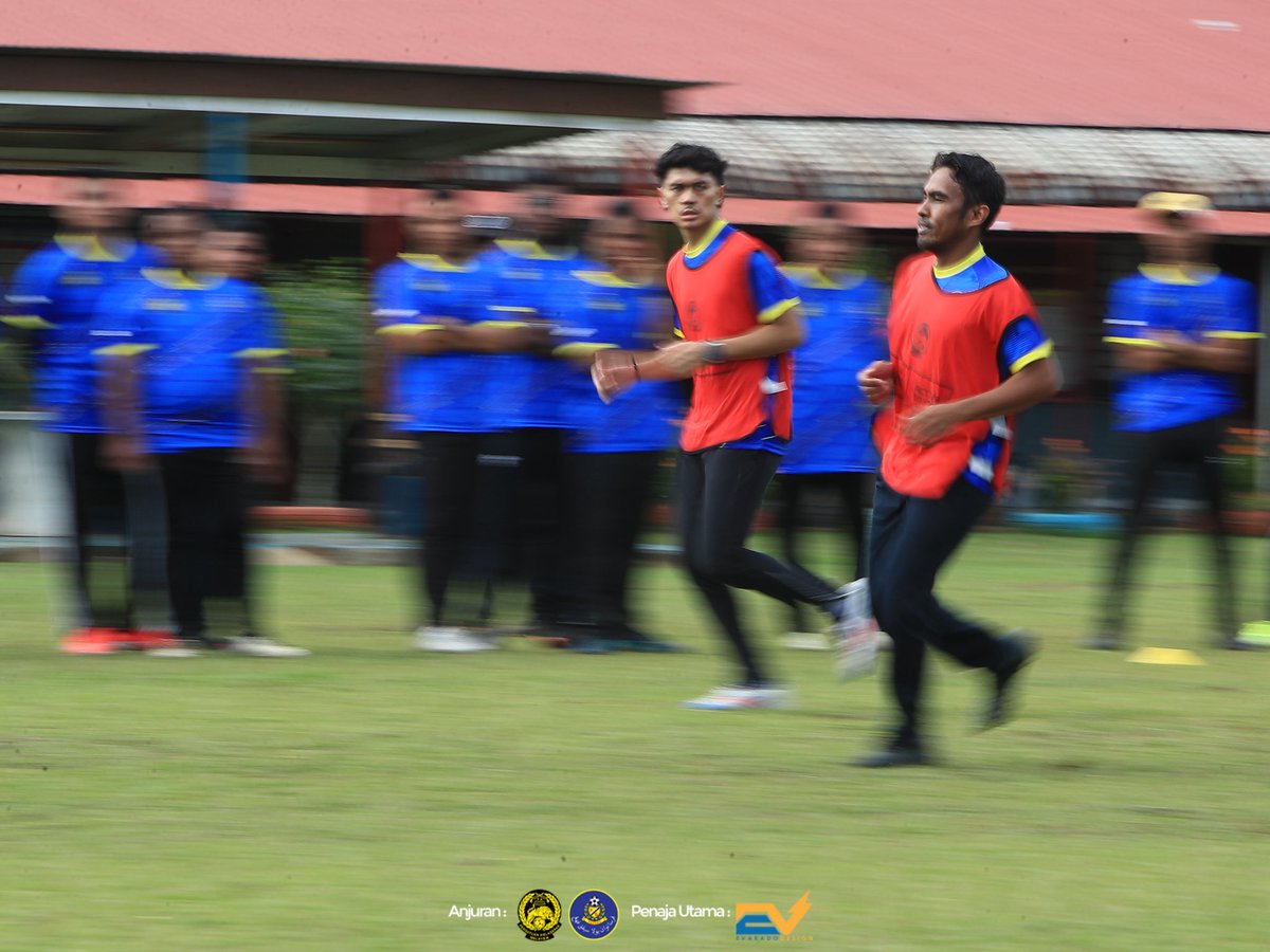 📸 Snap moment di hari pertama sesi pagi.
Kursus Jurulatih Akar Umbi September 2025. Semoga lahir lebih ramai bakat dan jurulatih mantap di sini.

#sripahang #wherelegendsareborn