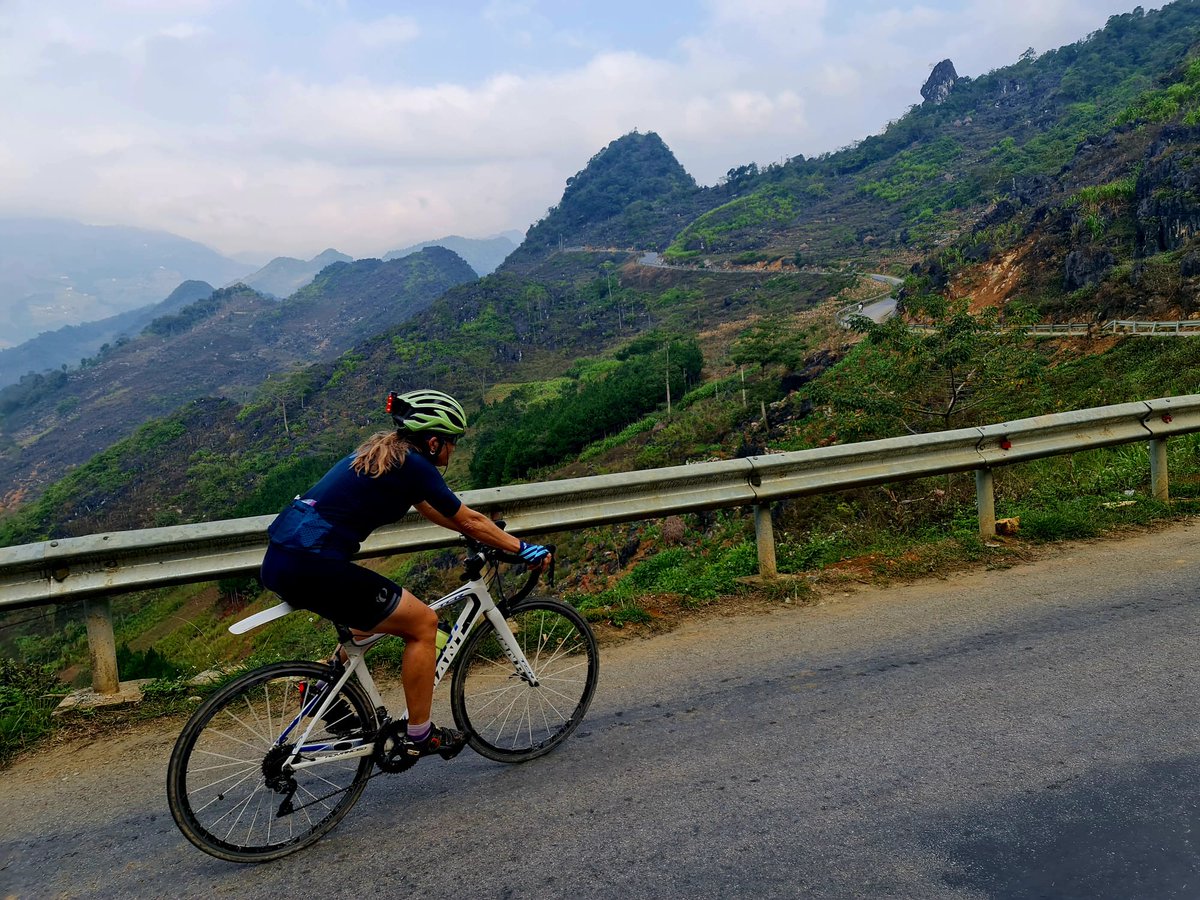 Zinghomehagiang's tweet image. Why choose the Ha Giang Loop by bicycle?
- Differences compared to a motorcycle ride
- Feeling close to nature, culture
- Perfect for adventure and fitness lovers
- Eco-friendly and sustainable way to travel
zinghomehagiang.com/ha-giang-loop-…
#zinghomehagiang #hagiangloop #hagiangtrip