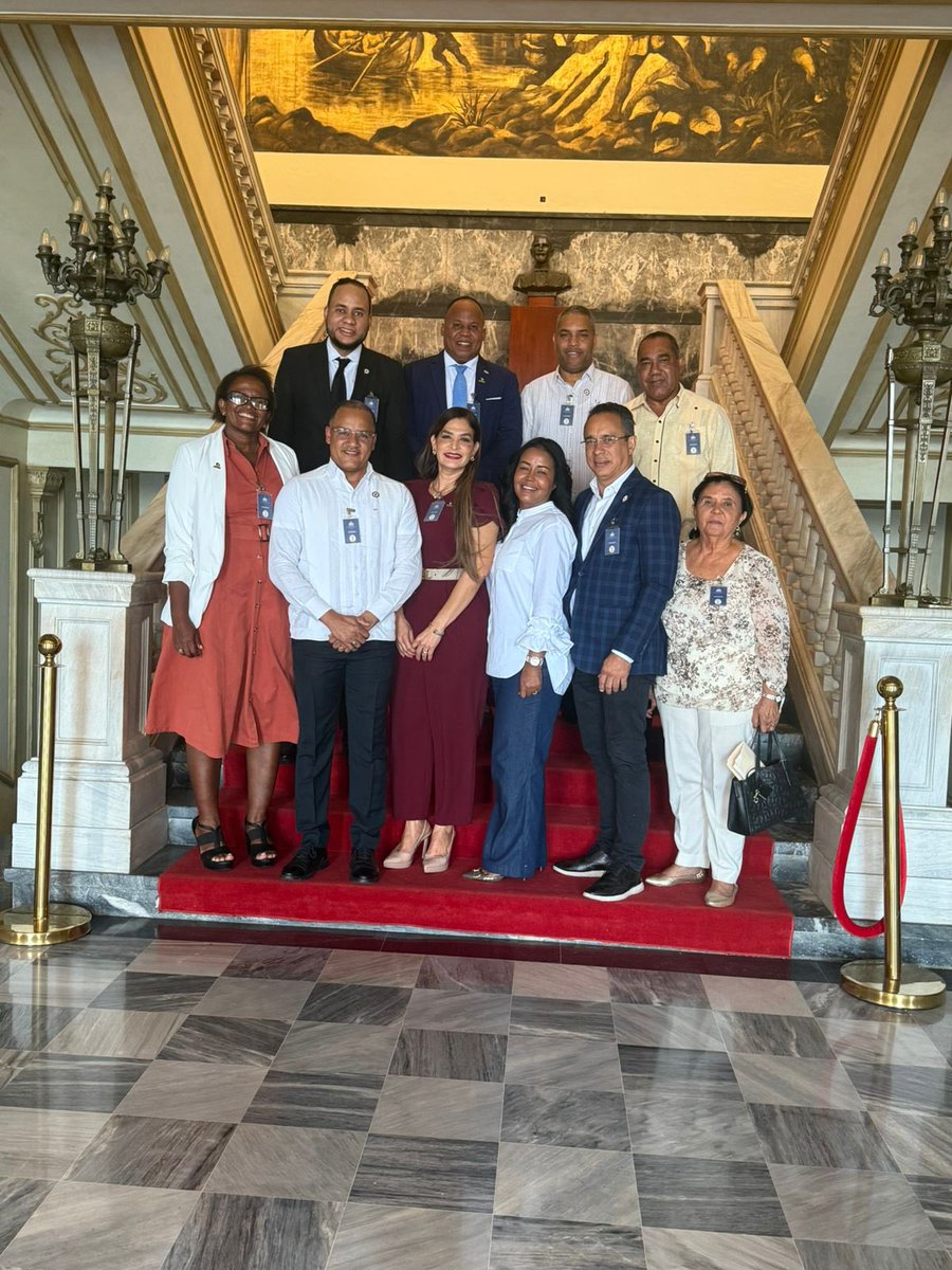 JoanHerreraSDO's tweet photo. Girando visita de cortesía al @MinpreRD acompañado de los honorables regidores del @PRM_Oficial @AlcaldiaSDO con el ministro todo terreno @JosePaliza y la nuestra @scarletbenzan https://t.co/J6vMrHtXoa