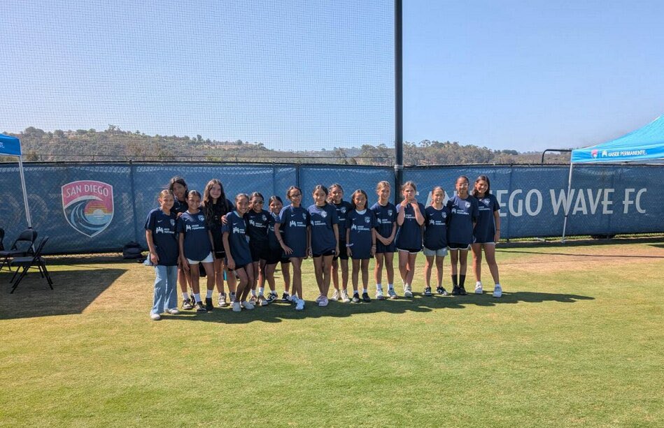 NestorLions's tweet photo. Our Nestor 5th &amp; 6th grade girls had an amazing time at the @sandiegowavefc Soccer Clinic! ⚽🦁 They heard from pros, practiced soccer drills, got autographs, and left with swag bags! Such an inspiring day for our student athletes. @Supt_SBUSD @SBUSD_NEWS https://t.co/KUcwD5wa2K