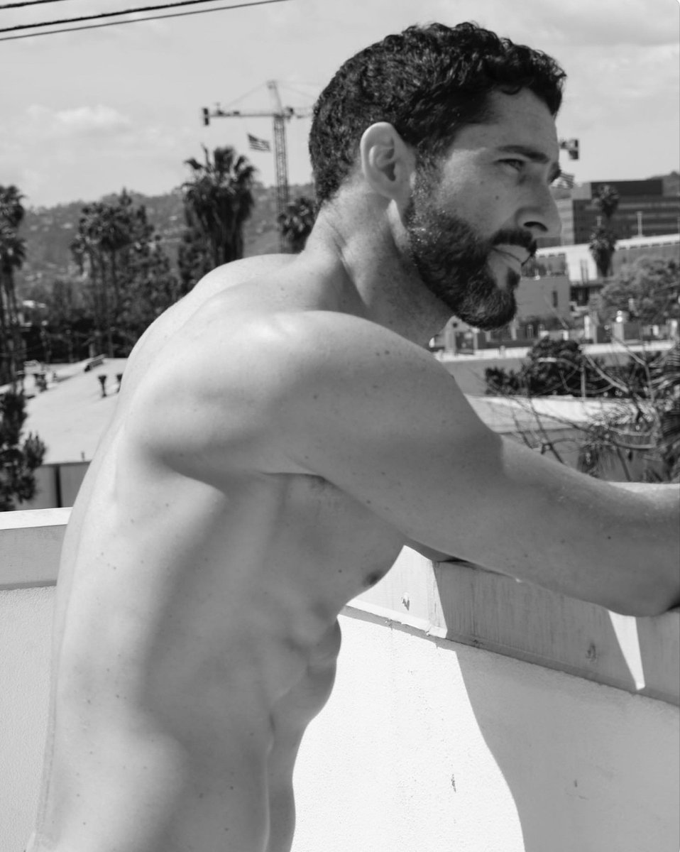 hughes_rebel's tweet photo. Happy #ThirstyThurday. #ThirstDay #TomEllis https://t.co/rwZeNlMudR