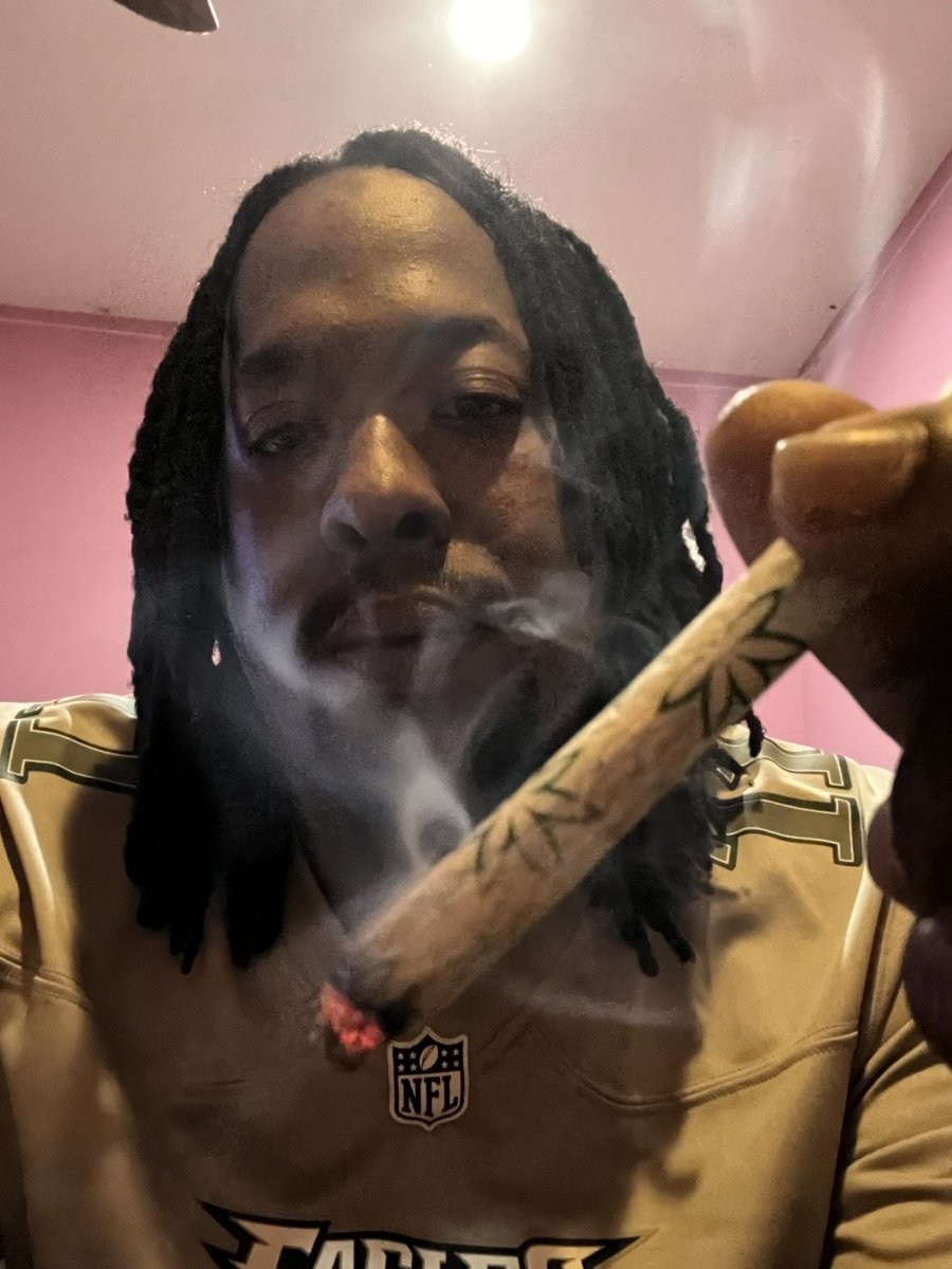 Weather delay in Philly. 3g Hash Hole 🍩 timeout. Here hit this mf
🔥😚💨💪🏾⛽️🔥