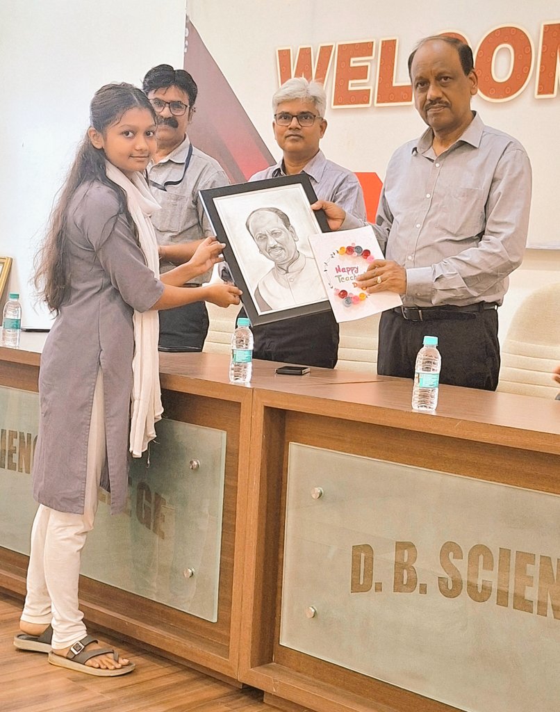 dbsciencecolleg's tweet photo. Happy Teachers' Day! 
Respected Teachers and guiding lights to many students are felicitated on Teacher's Day @2025 
Your wisdom, dedication, and kindness will always lead us on the right path.
@ DBSc https://t.co/tN08iX4YVD