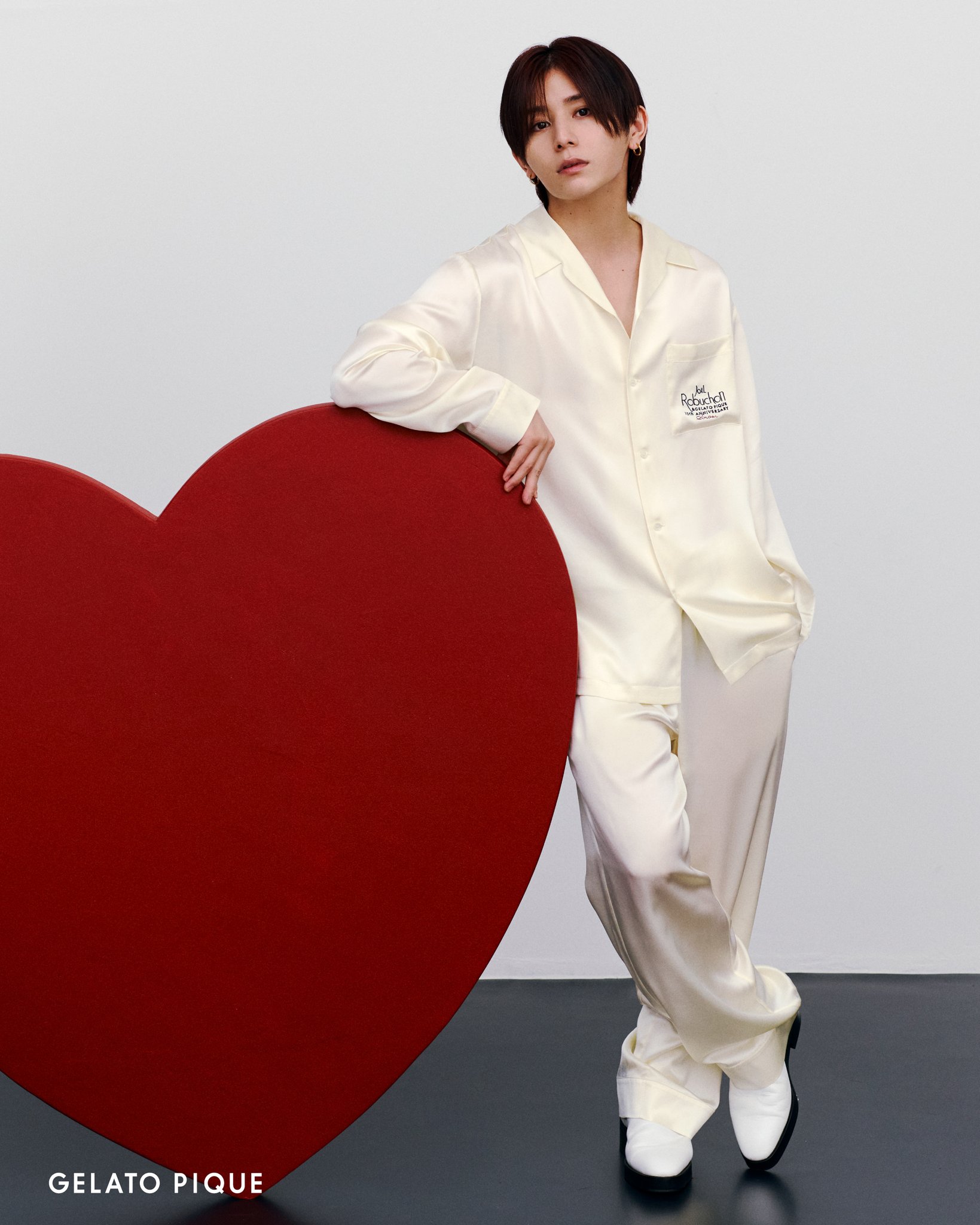 gelato pique JOEL ROBUCHON 山田涼介ブランケット RY fashion on X: 