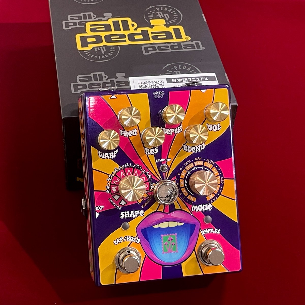 ROCKINN_namba's tweet photo. 【#ロックイン難波】好評再入荷!気になるフィルター「#AllPedal」の"Macrodose"。ド派手な外観が個性的ですが「#Subdecay」創業者との共同開発により、あの生産完了の傑作モデルに改良を加えたようなサウンド&機能を彷彿させます!ベーシストの皆さんぜひお試しください!→ https://t.co/eKOEmieiGW https://t.co/ivFOvObXKi