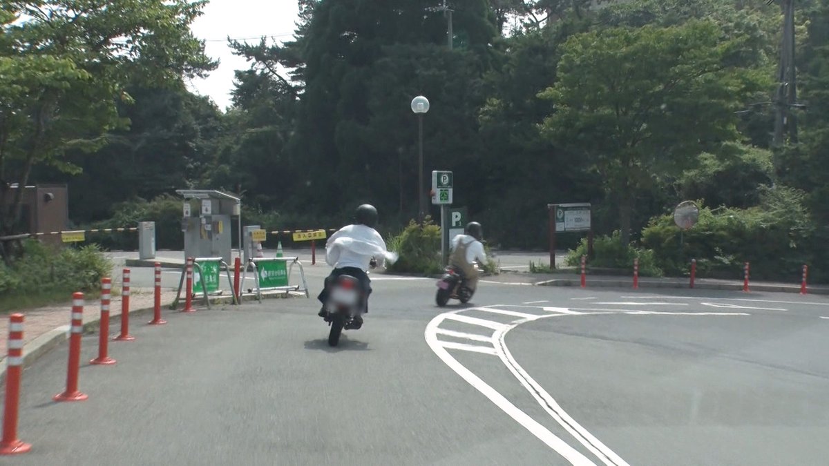 新部活？のおじさんバイク部

カベポスター浜田の
走行中のシャツをなびかせる姿が
特撮ヒーローすぎる件。

共感してほしいのでみて下さい

▼見逃し配信中
tver.jp/episodes/ep9c4…