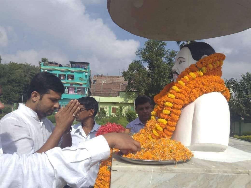 appuaman's tweet image. धन धरती और राज पाट में नब्बे भाग हमारा है
सिंघासन खाली करो कि हम आ रहे है।
जगदेव बाबू 
पुण्यतिथि पर नमन रहेगा