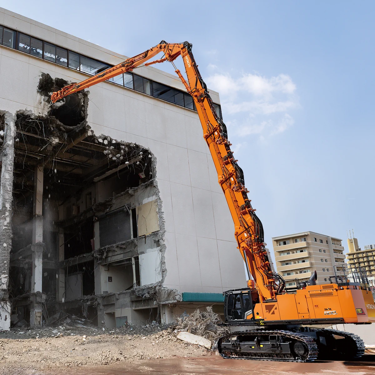 日立建機【公式】 on X: 