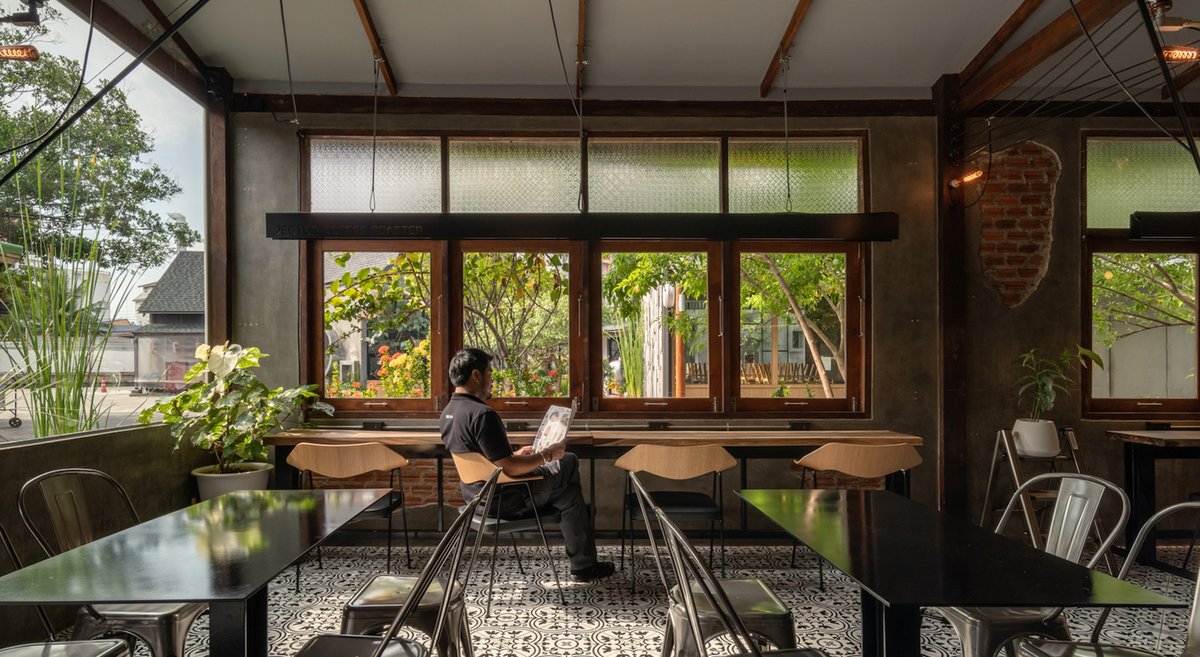 bkkmenu's tweet image. BKK. ชวนตะลุยหัวเมืองอีสาน เช็กอิน 7 โลเคชันร้านกาแฟ และของอร่อย ๆ กันที่ขอนแก่น ☕✨
.
อ่านเต็ม ๆ ได้ที่ facebook.com/share/p/1YQsNg…
.
Photo : Vector Coffee Roaster and away from home.
.
#BKKMENU #BKKGUIDES #KhonKaen #CafeHoppingKK #คาเฟ่ขอนแก่น #ขอนแก่น