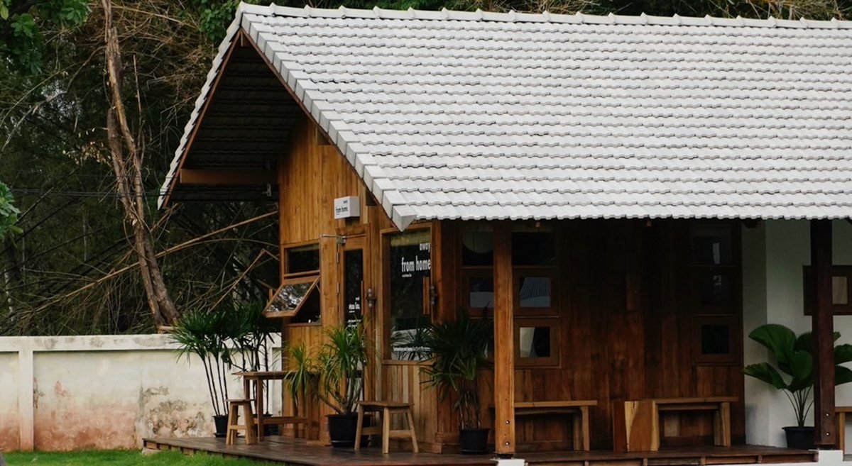 bkkmenu's tweet image. BKK. ชวนตะลุยหัวเมืองอีสาน เช็กอิน 7 โลเคชันร้านกาแฟ และของอร่อย ๆ กันที่ขอนแก่น ☕✨
.
อ่านเต็ม ๆ ได้ที่ facebook.com/share/p/1YQsNg…
.
Photo : Vector Coffee Roaster and away from home.
.
#BKKMENU #BKKGUIDES #KhonKaen #CafeHoppingKK #คาเฟ่ขอนแก่น #ขอนแก่น