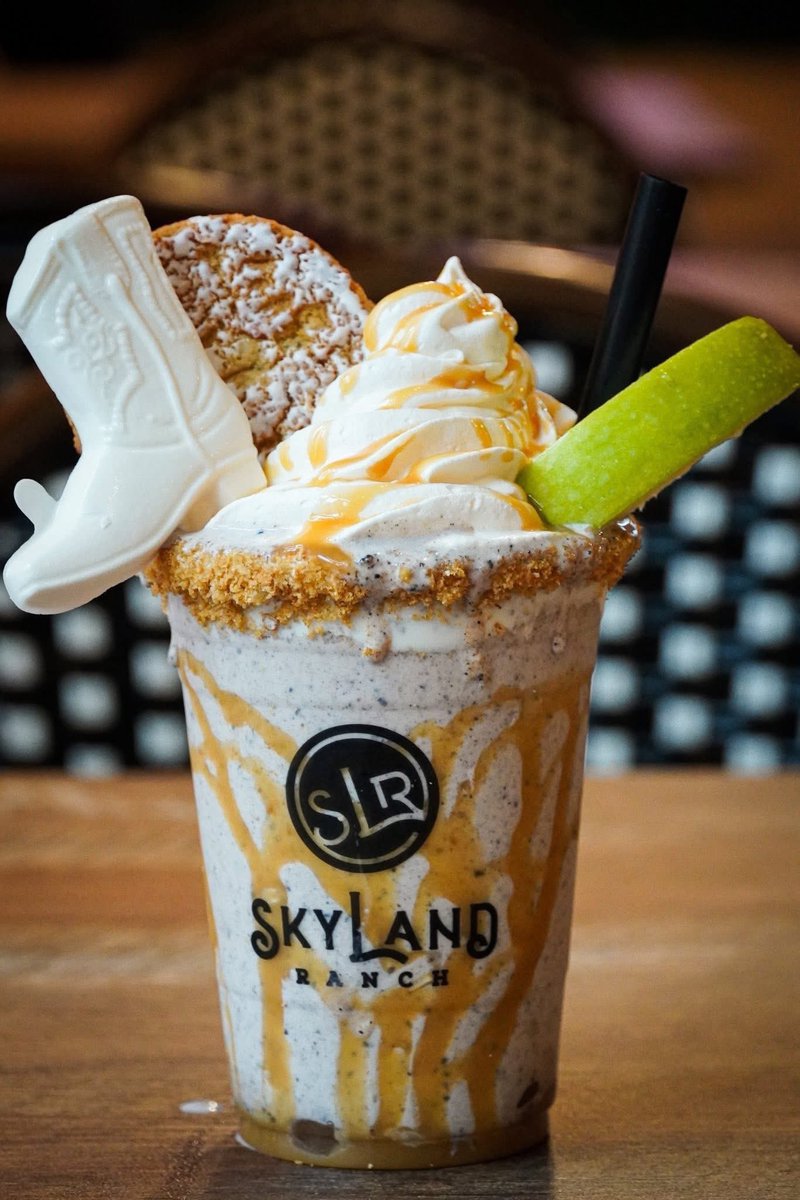 SevierFun's tweet image. It’s official! SkyLand Ranch’s Apple Harvest Festival is here! 

Stroll through festive displays, taste apple-inspired delights, enjoy live shows, and take in SkyLand Ranch’s incredible mountaintop scenery for an unforgettable fall experience.