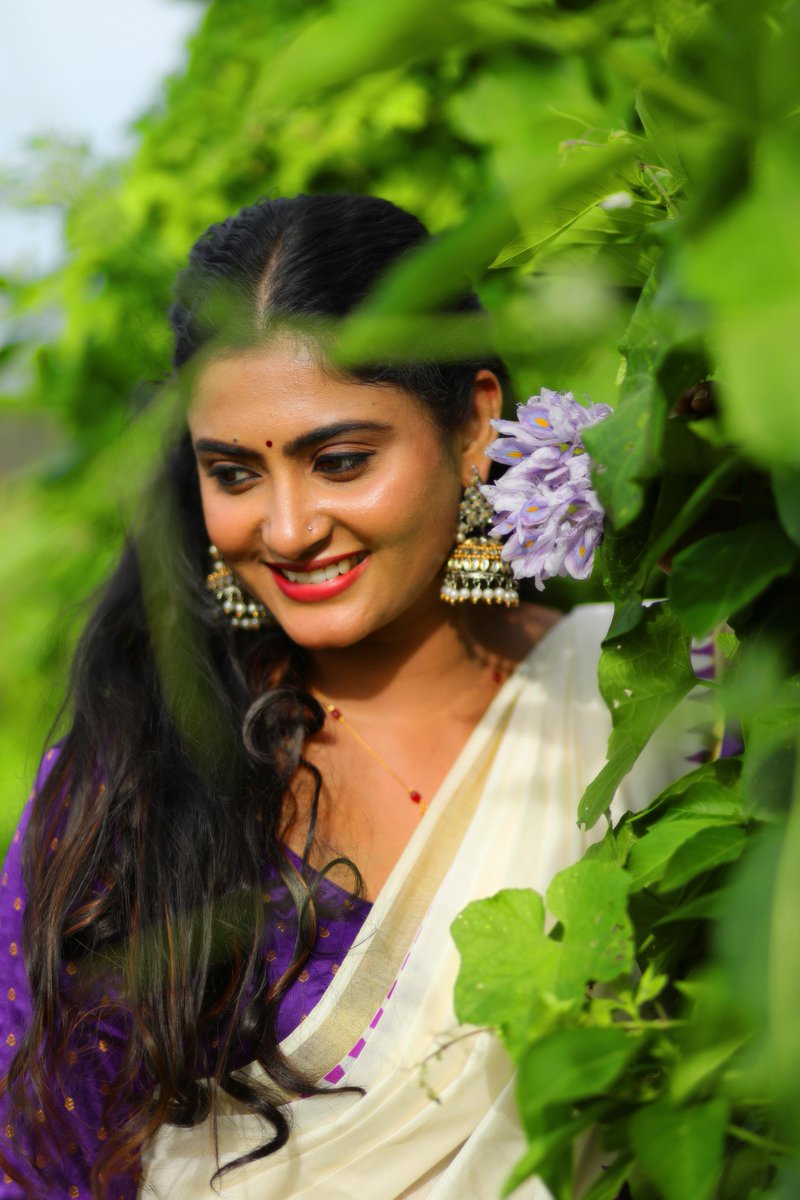 catchAnithra's tweet image. Onam is not just a festival, it’s a reminder of togetherness, love, and the beauty of simple joys. 🌼
Wishing you all a very Happy #Onam  #Thalir team&apos; 
@catchAnithra 
@vijaysrig film
#suresh #mottaRajendran #singampulli   #deepa
#Anithranair  
@RashaanthArwin   
@onlynikil