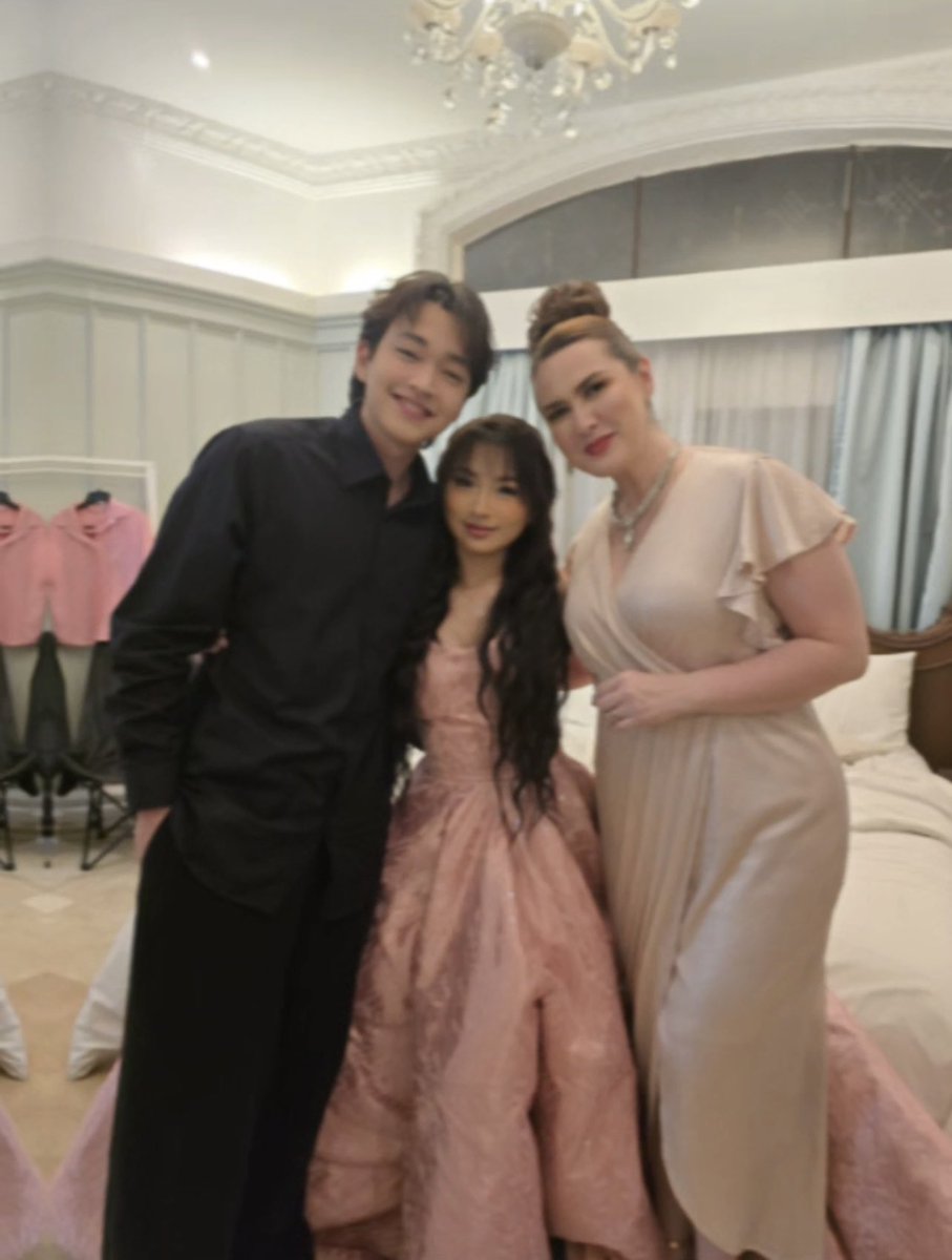 Rabin with Angela and Ms. Nikka Ruiz behind the scenes for Episode 12 of SDP
(via nikka. ruiz. viva)

Rabin Angeles | #RabinAngeles