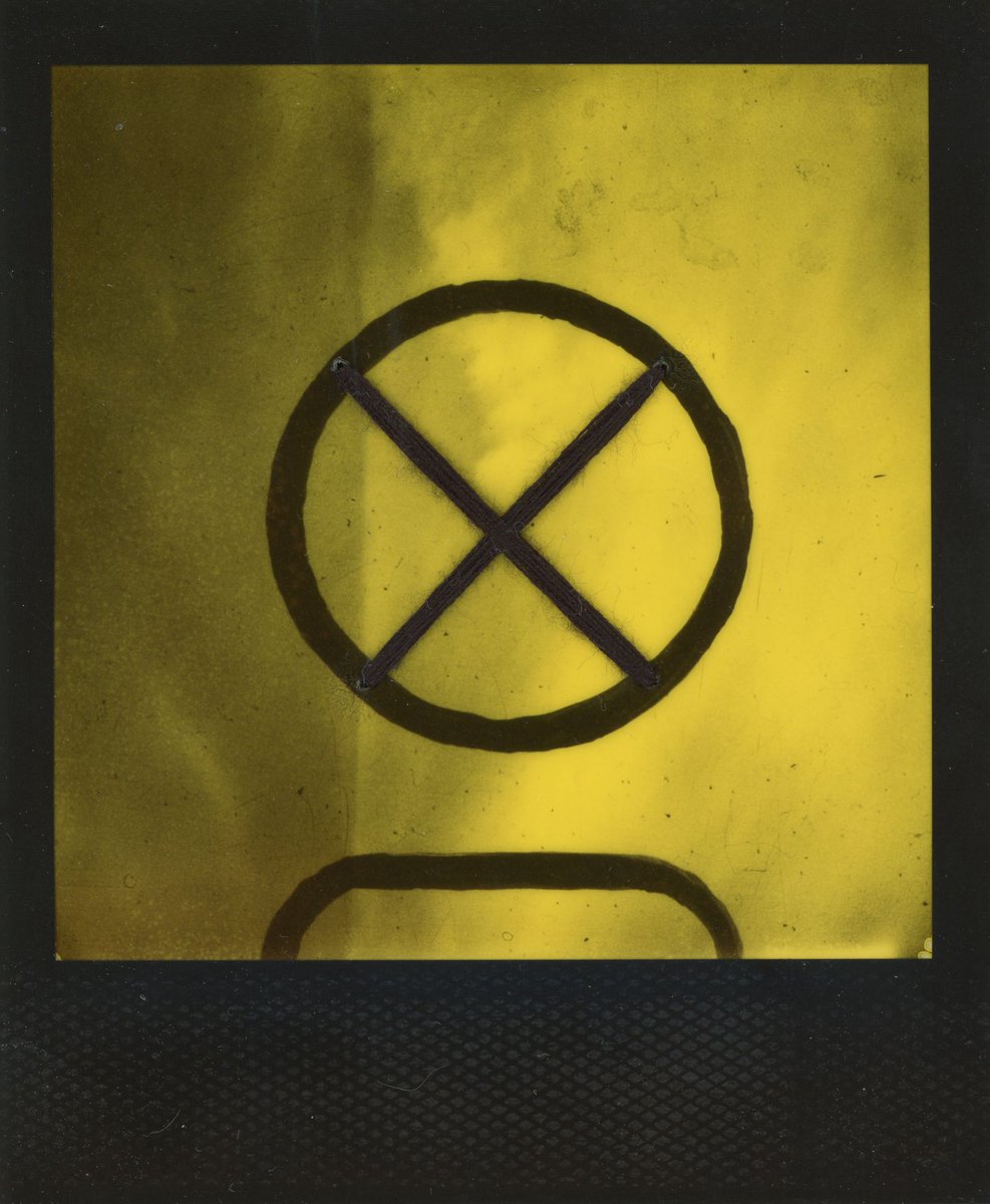 TEMPEPORARY 
A long experiment about <a href="/opepenedition/">◶◶*</a>

Waiting for Phase II, in the meantime...

Phase I  
Edition Size 4 "Cloud Threads "
#4

Digital scanned Polaroid, no postproduction applied. 
In the last post, the link to the complete guide 

A thread 🧵