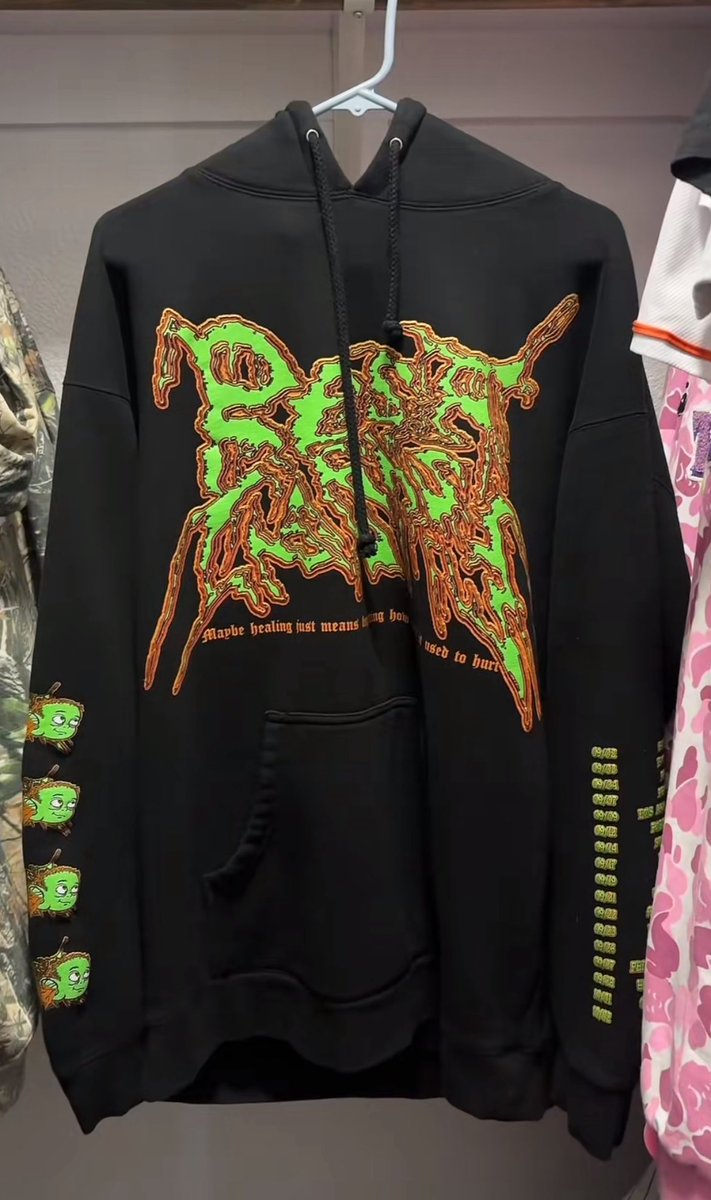 Closer look at more of the RiB Tour merch!