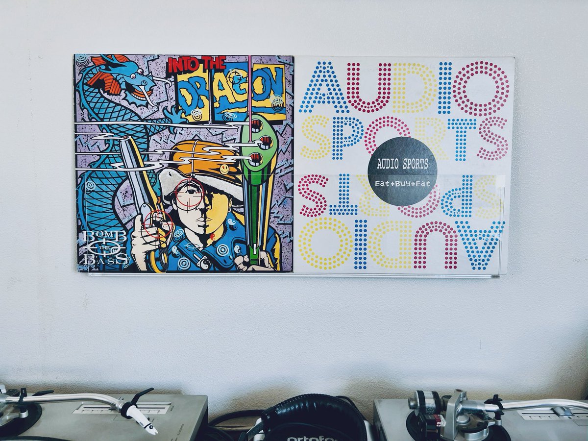 innamix's tweet image. きょうの壁レコ。
#bombthebass
#audiosports