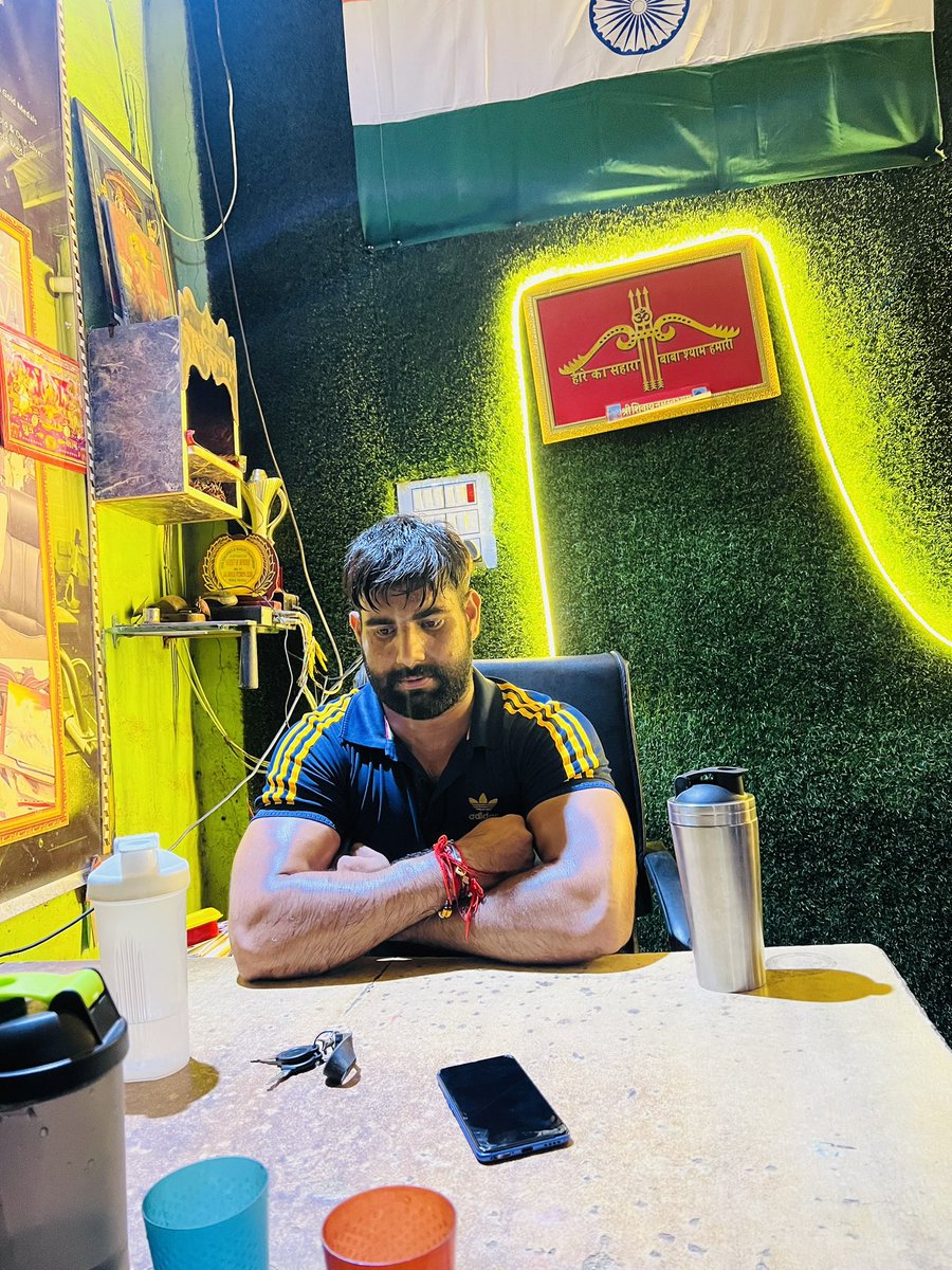 Strong today, stronger tomorrow.”
#gym #GymLife #gymlife #fitness #FitnessJourney #MotivationDaily