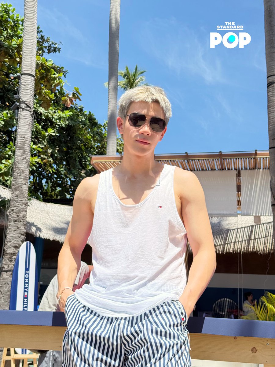 chifyfourth's tweet photo. หล่อท้าแดดสุด นี่มันพี่ฝรั่ง ฮอตพอ ๆ กับแดด 😭❤️‍🔥

#TheHilfigerResort
#TommyHilfiger #TommyFamily 
#Fourthnattawat #โฟร์ทณัฐวรรธน์ https://t.co/L4tsv1Y6yi