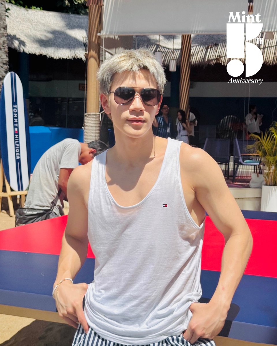 chifyfourth's tweet photo. หล่อท้าแดดสุด นี่มันพี่ฝรั่ง ฮอตพอ ๆ กับแดด 😭❤️‍🔥

#TheHilfigerResort
#TommyHilfiger #TommyFamily 
#Fourthnattawat #โฟร์ทณัฐวรรธน์ https://t.co/L4tsv1Y6yi