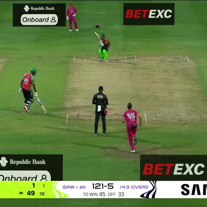 Shai Hope is the magic man again the Warriors! 🇬🇾
