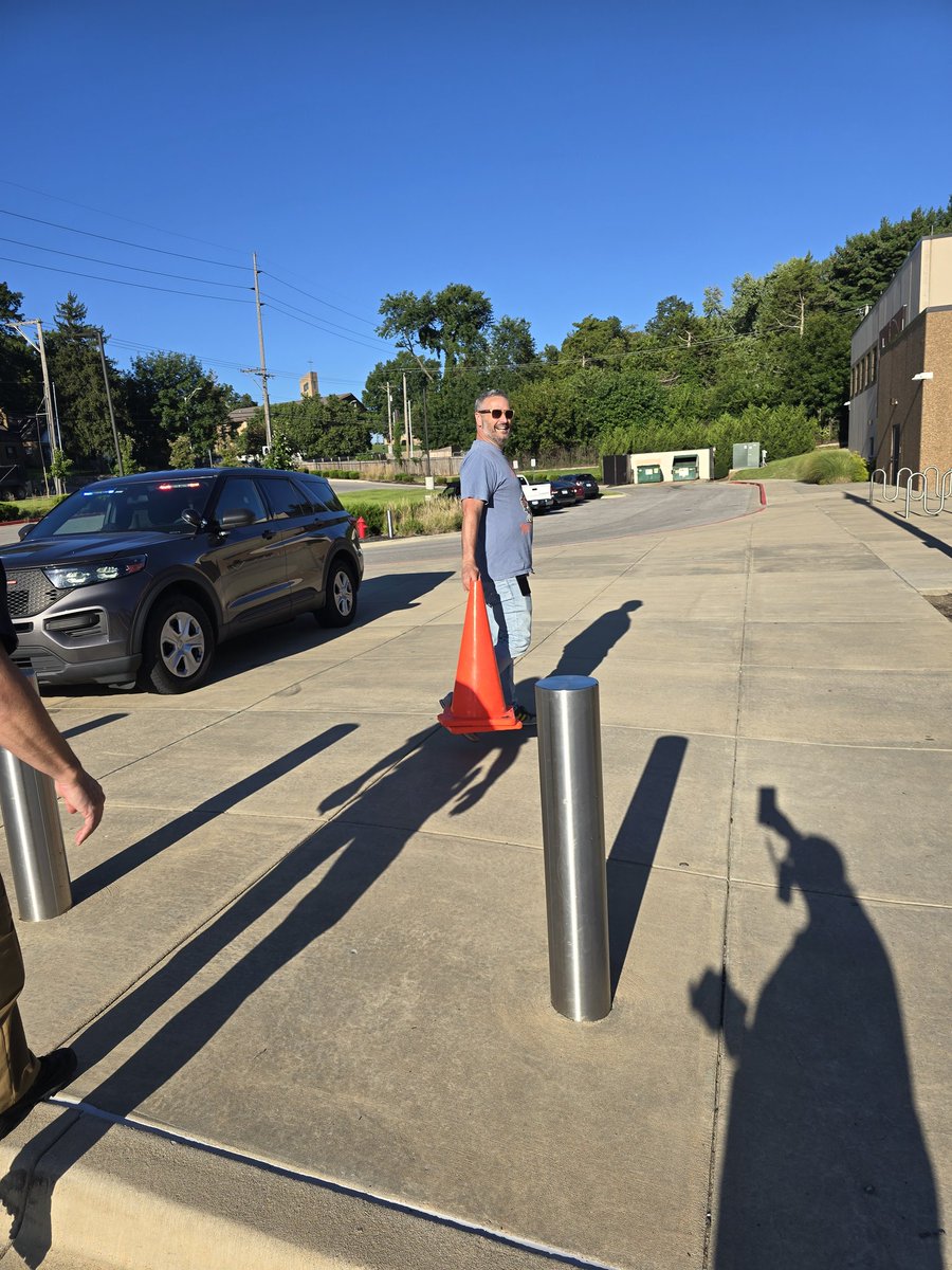 dezarea26's tweet photo. August...its a wrap... Part 2
I spy....
1. Strong routines and procedures 
2. Sensory wall that will support all students
3. Ensuring safe traffic patterns for arrival/dismissal 
✔️✔️ on track for success! https://t.co/qESMjMJPxV