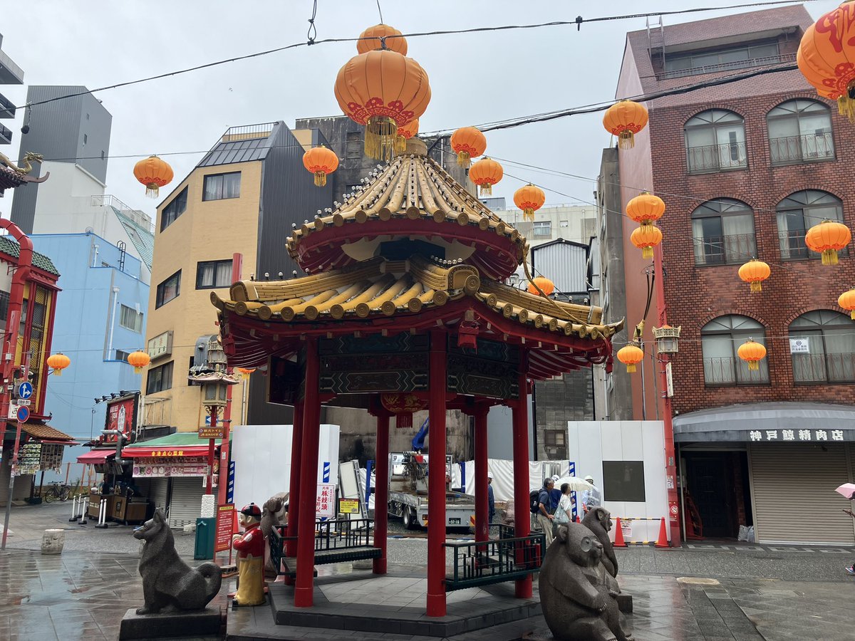 tripstar0522's tweet image. #朝ラン しました

小雨が降る中、ベイエリア方面へのしごまえジョグ。寝ている間に本降りの雨は抜けたようで助かりました。ただ気温も湿度も高めでした💦

コース
三宮→生田川公園→HATゆめ公園→三井桟橋→税関南側緑地→新港町→南京町→元町駅

👟→ #HOKA   #SKYFLOW
🧦→ #INNERFACT