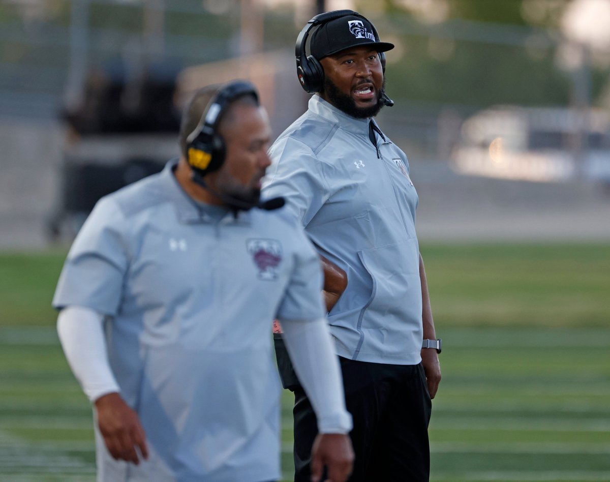 Mansfield Timberview fell to Denton Ryan in a close one. Coach Jacody Coleman said the Wolves still proved they're ready to compete with contenders. #TXHSFB 

“We had them on the ropes, and we let them off the hook,” Coleman said. FULL STORY: star-telegram.com/sports/dfwvars…