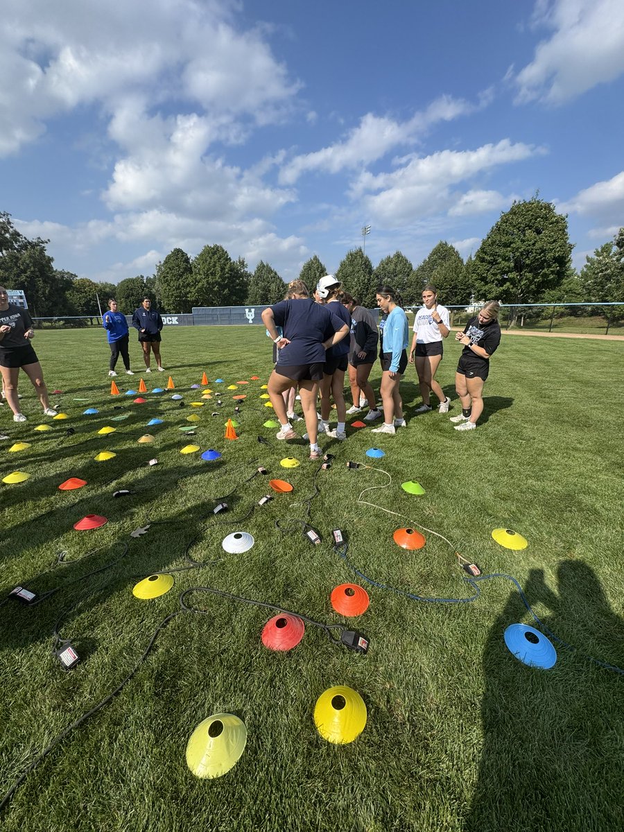UIU_Softball's tweet photo. Peacock Olympics Day 3 ➡️ Balance, focus, &amp; teamwork. Obstacle course chaos + active listening challenges = stronger together 💪 #PeacockPride #BuiltToLast https://t.co/iHVPSZAsg7