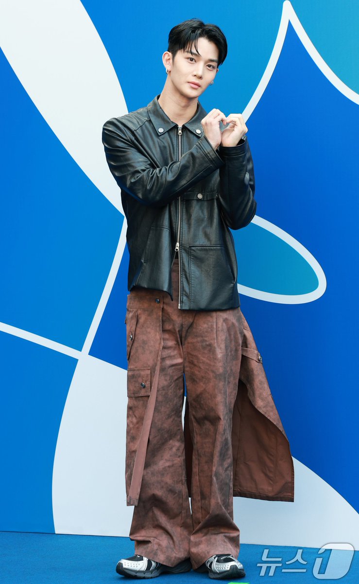 배진영, 서울패션위크 참석 (출처 : 네이버 연예) naver.me/GdlTNc45

#배진영 #BAEJINYOUNG