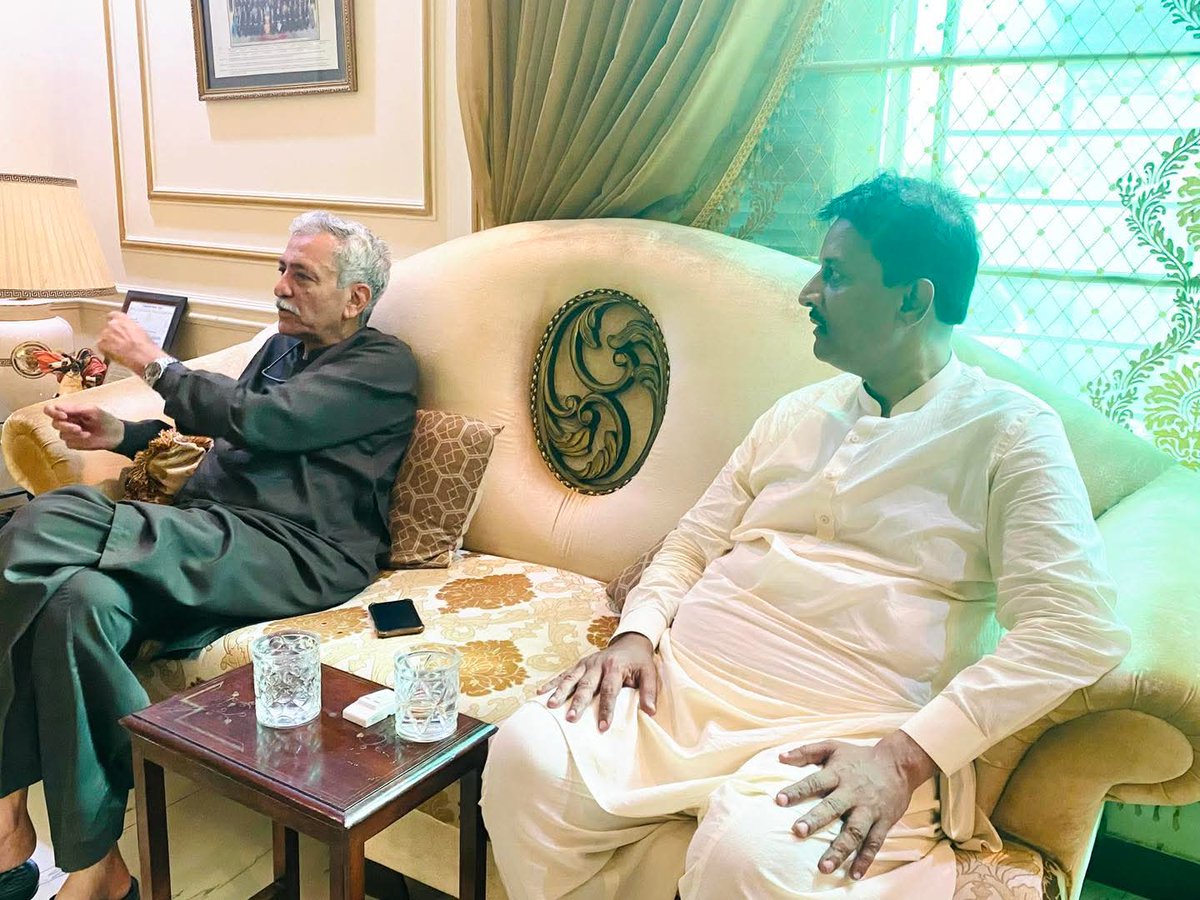 NaeemAslam01's tweet photo. #ڈفینس_میمن_ہاؤس__٭
*صوبائی صدر پاکستان مسلم لیگ ن بشیر میمن صاحب سے صدر ضلع ملیر و پارلیمانی لیڈر (بلدیہ عظمٰی کراچی ) محمد فیروز خان کی قیادت میں بلدیاتی نمائندوں کی ملاقات_____٭
*ملاقات میں بلدیاتی امور اور دیگر مسائل پر بات چیت ہوئی_____٭
#SMTPMLN https://t.co/EtC92y1t9f