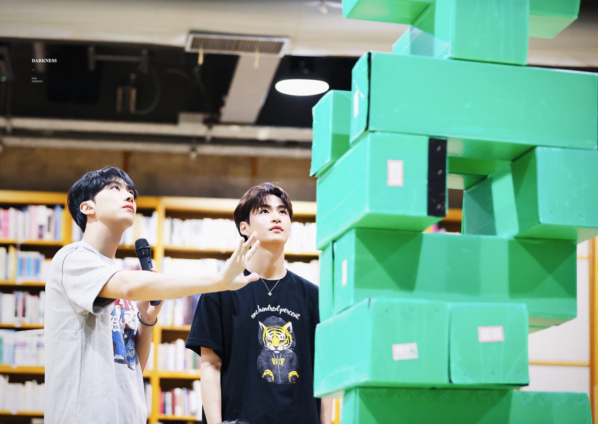 250607.

　　🏕️팬캠프✨PRINCE MAKER✨

-

잘지켜주는거 너무 잘생겼네,,
#인성 #정인성 #INSEONG
#KNK #크나큰 #인성짱짱
#김현종 #현종 #현종짱짱 
<a href="/KNKOfficial220/">크나큰(KNK)</a>