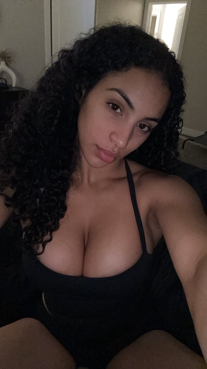 Elizabeth (@bbyelizabeth0) on Twitter photo 