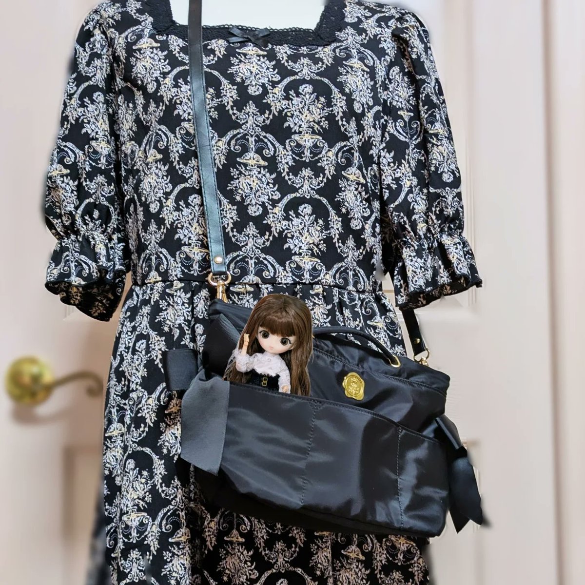 青木美沙子さんプロデュースNina'sコラボバックインポーチをバッグから