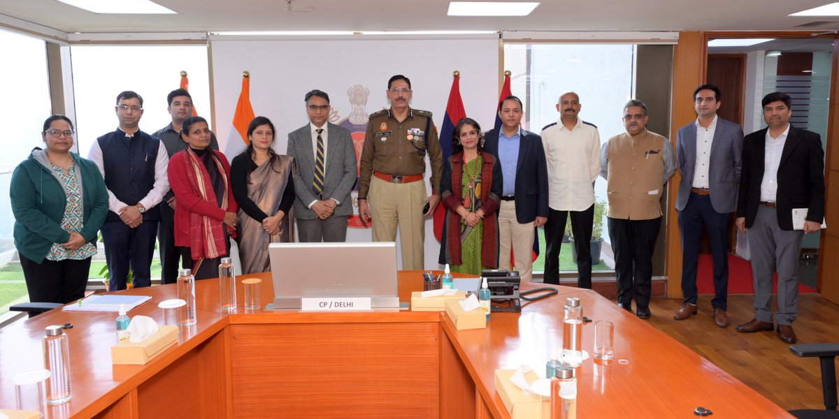 tinkatinkaorg1's tweet image. Ct. Amit Kumar, HC Jaivir, SI Rohit Lakra, SI Jagjeet Singh. Inspr. Neelam Tomar, ASI Sunita Yadav, HC Damodar, Saumya Gupta, Purvesh Sharma - सभी आपस में जुड़ते हैं तो बनता है #KissaKhakiKa. शिक्षक दिवस पर @DelhiPolice की इस टीम का आभार जो दुनिया तक सच्ची कहानियां पहुंचा रही है