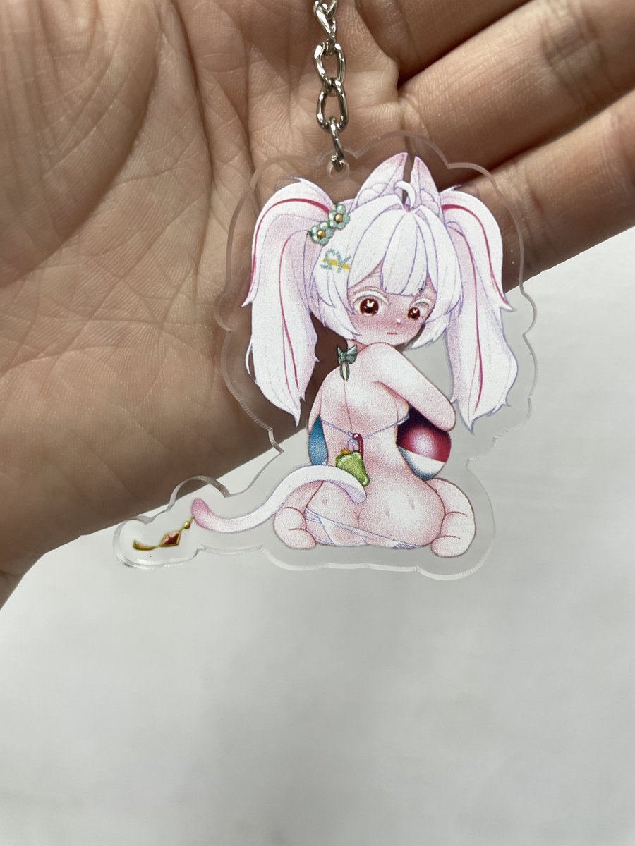 【客製日常】
哇 雖然有處理顏色超淡的問題
但我沒做好除靜電的處理
線條都糊掉惹🥲

#客製鯊毀